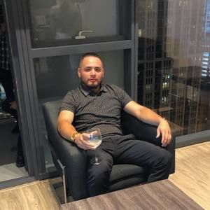 Meet your Posher, Ray